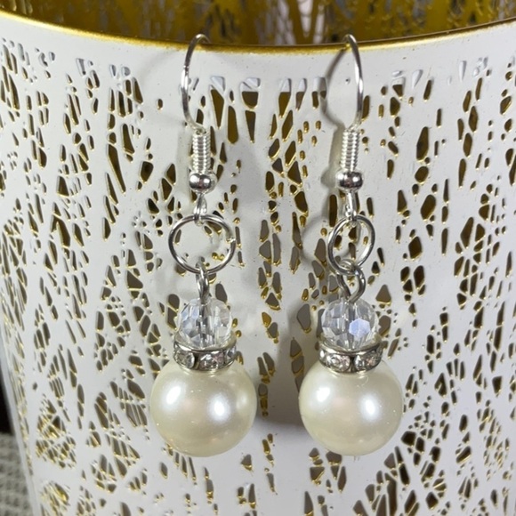 VINTAGE PEARL & RHINESTONE EARRINGS AND MATCHING PENDENT - Picture 3 of 3